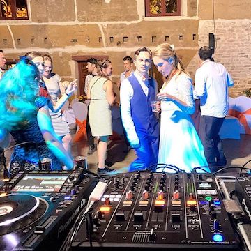 RockTheShow entertains weddings and privates events in the UK